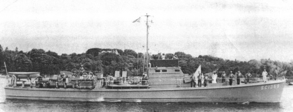 SC 1359 circa 1943, at commissioning.